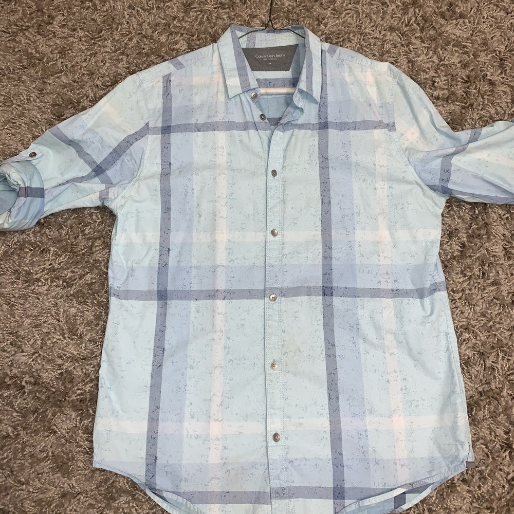 CK men’s button down 💙